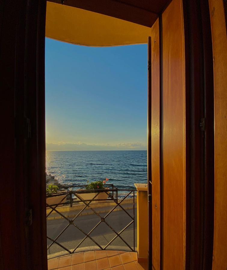 Hotel La Lampara Реджо-ди-Калабрия Экстерьер фото