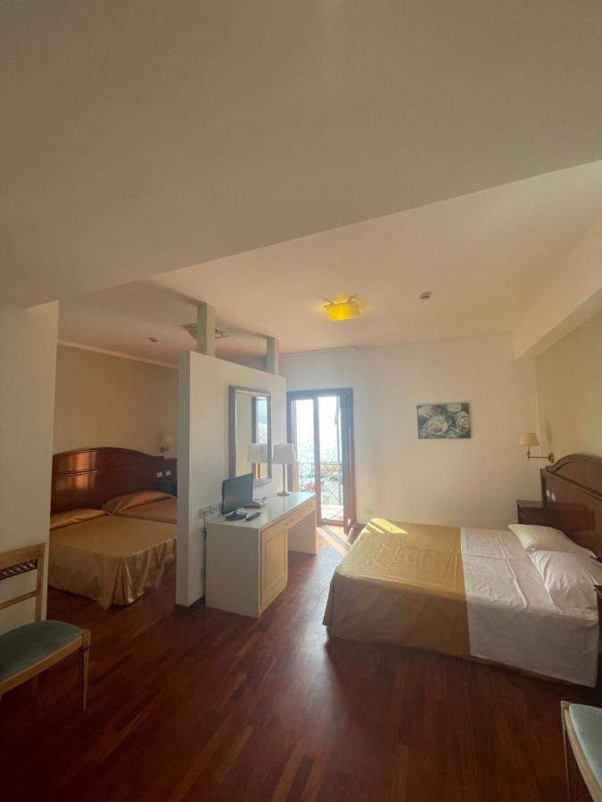 Hotel La Lampara Реджо-ди-Калабрия Экстерьер фото