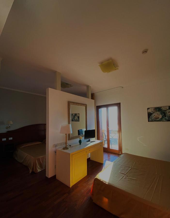 Hotel La Lampara Реджо-ди-Калабрия Экстерьер фото