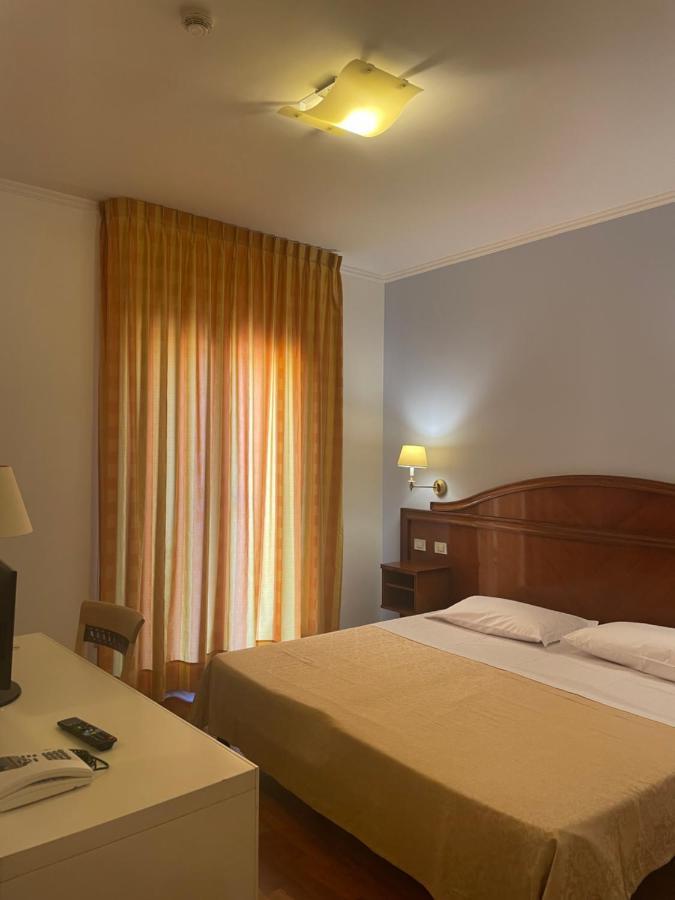 Hotel La Lampara Реджо-ди-Калабрия Экстерьер фото