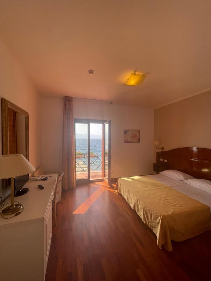 Hotel La Lampara Реджо-ди-Калабрия Экстерьер фото